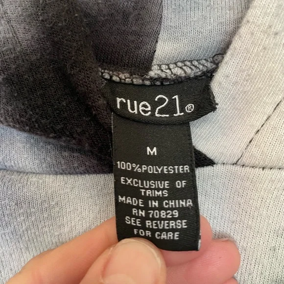 Rue 21 Black Gray White Bleach Dye Tie Dye Hoodie Roses Raglan Sleeve Juniors M - Picture 3 of 4